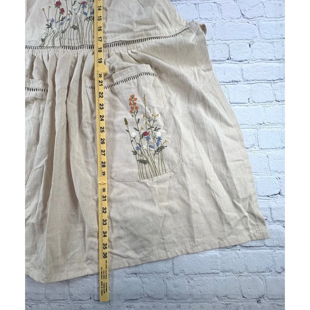 NWT World Market Apron Women OS Beige Good Floral Embroidered Cotton Pockets
